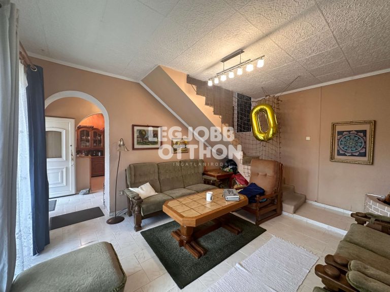 Eladó több generációs családi ház Cegléden – VIDEÓVAL