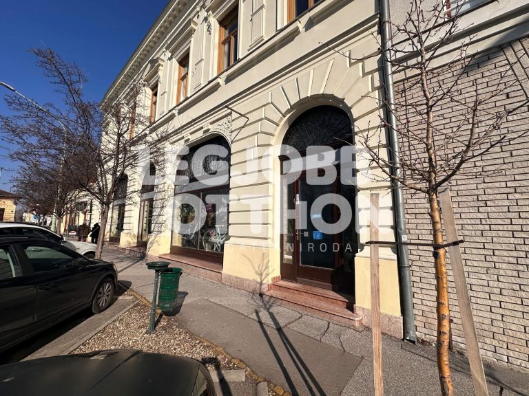 Kiadó belvárosi üzlethelyiség Cegléden