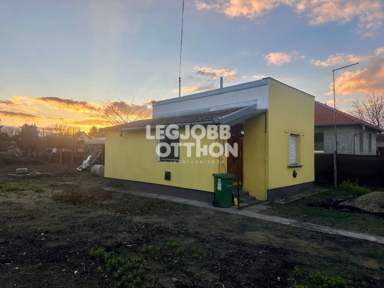 Eladó tégla falazatú lakhatásra is alkalmas gazdasági épület Cegléden a Piszke u. környékén