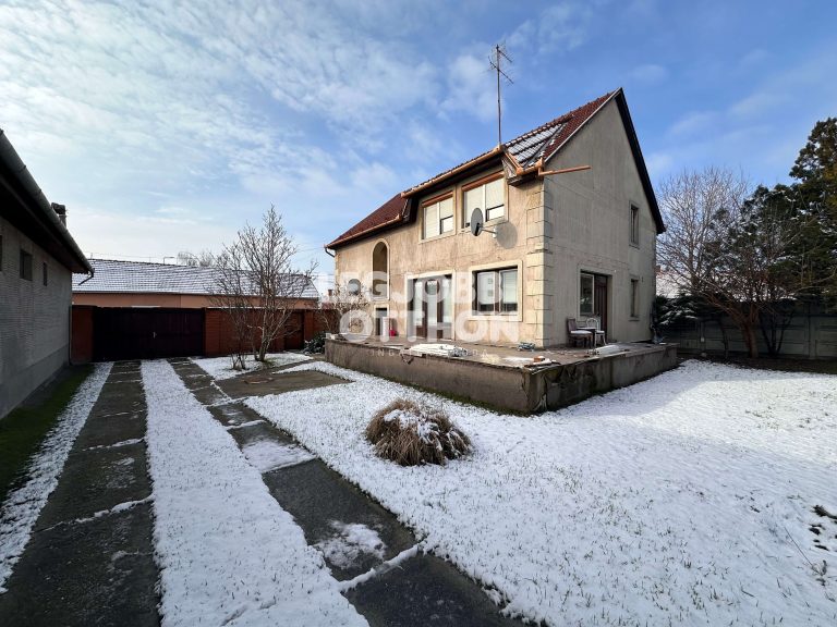 Kiadó 5 szobás emeletes családi ház Cegléden