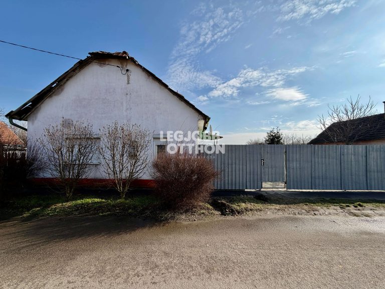 Eladó felújítandó családi ház Törtelen