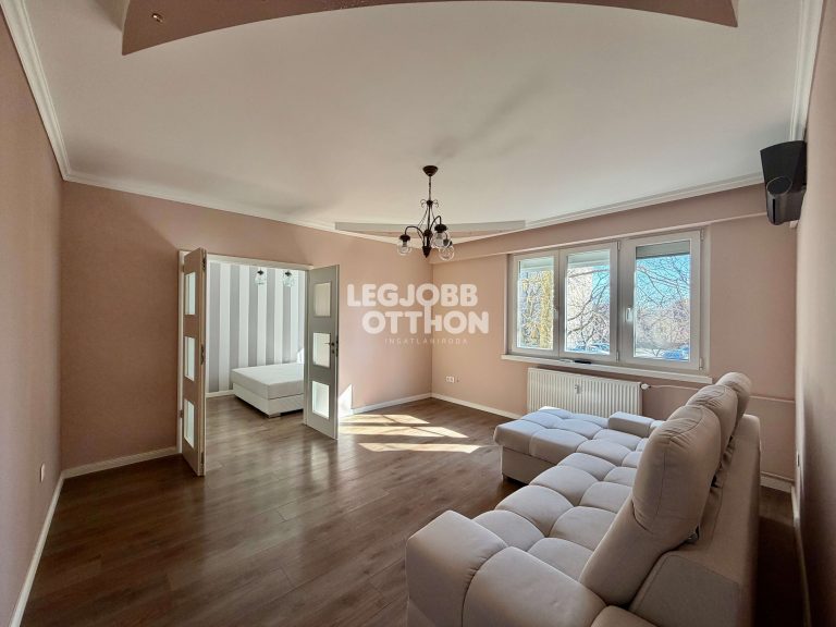 Kiadó gyönyörűen felújított lakás Cegléden a Rendőrség közelében
