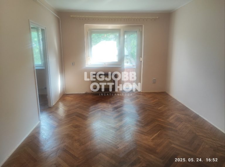 Eladó egy 1. emeleti 2 szobás tégla falazatú lakás Kecskeméten a Mömax közelében